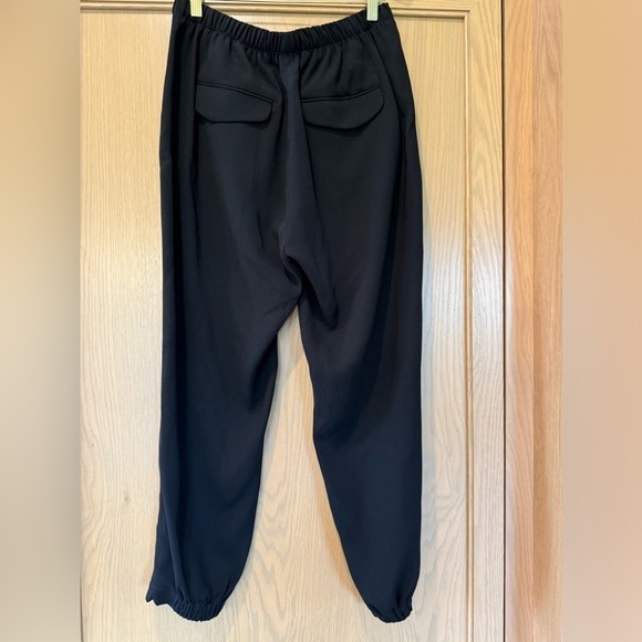 Vince Elastic Waist Contemporary Jogger with Pockets / medium - Picture 7 of 12